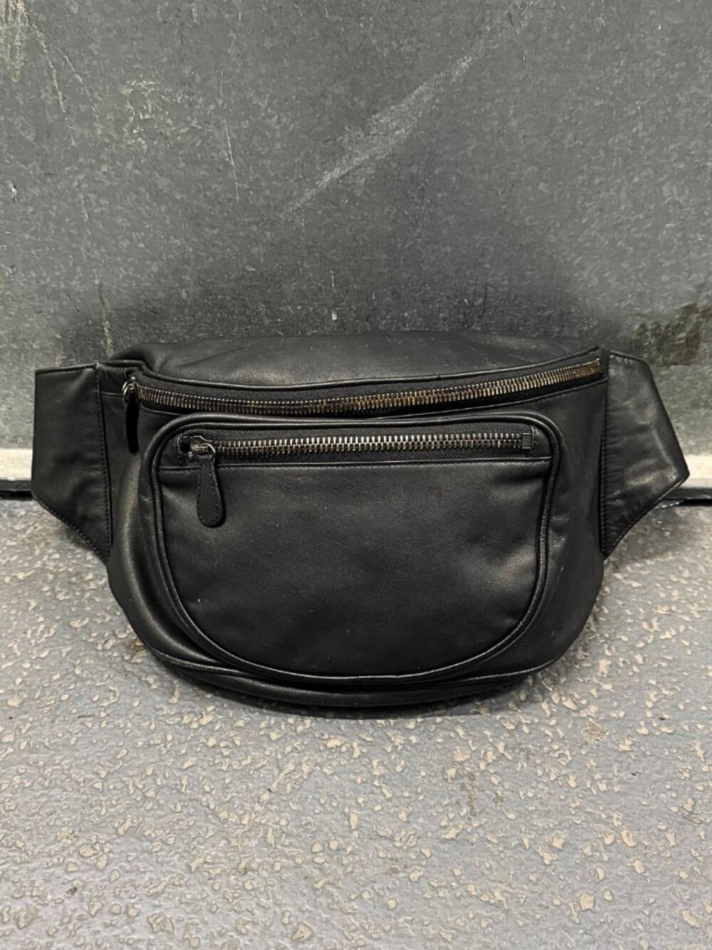MAISON MARGIELA H&M BLACK LEATHER OVERSIZED FANNY PACK